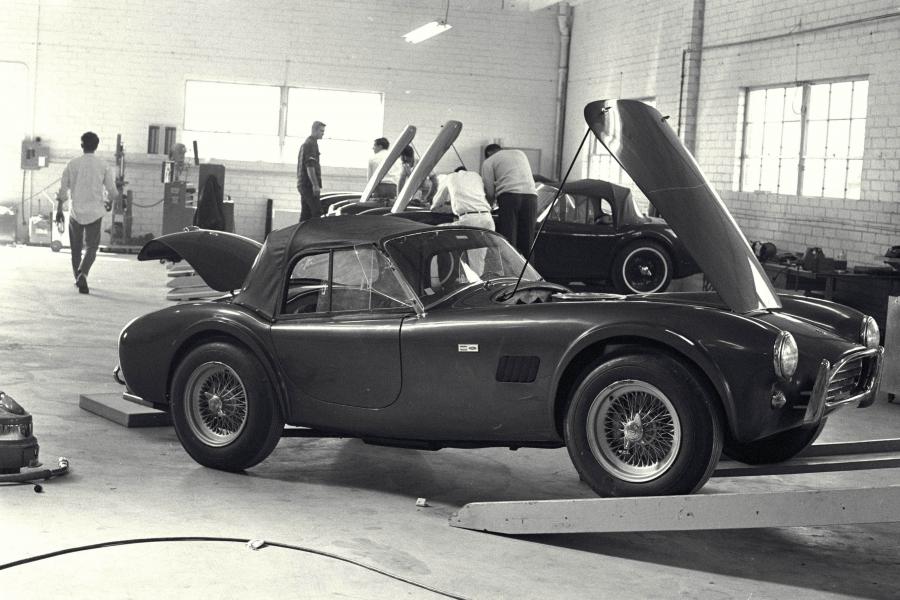  AC Cobra (Mk II) 1963 года  (фото 29 из 32)
